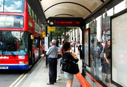 لوحات إعلانية بريطانية تكشف جنس الجمهور